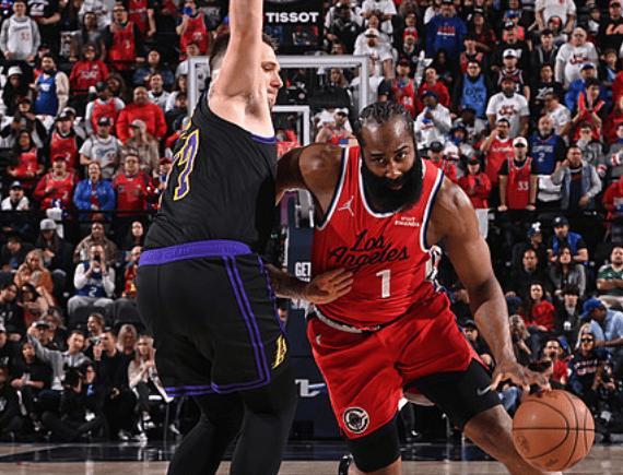 世界杯高清观看-拒绝26分大逆转！湖人惜败快船，詹姆斯创历史第一，哈登21投6中