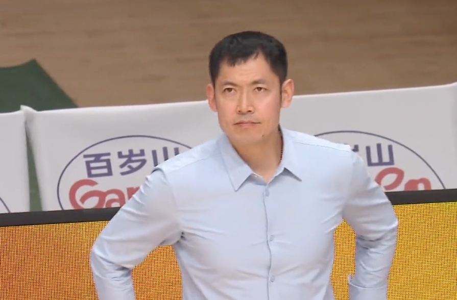 世界杯官网下载-连克北京吉林！2连胜北控强势反弹 内线大腿复活，张庆鹏帅位稳了