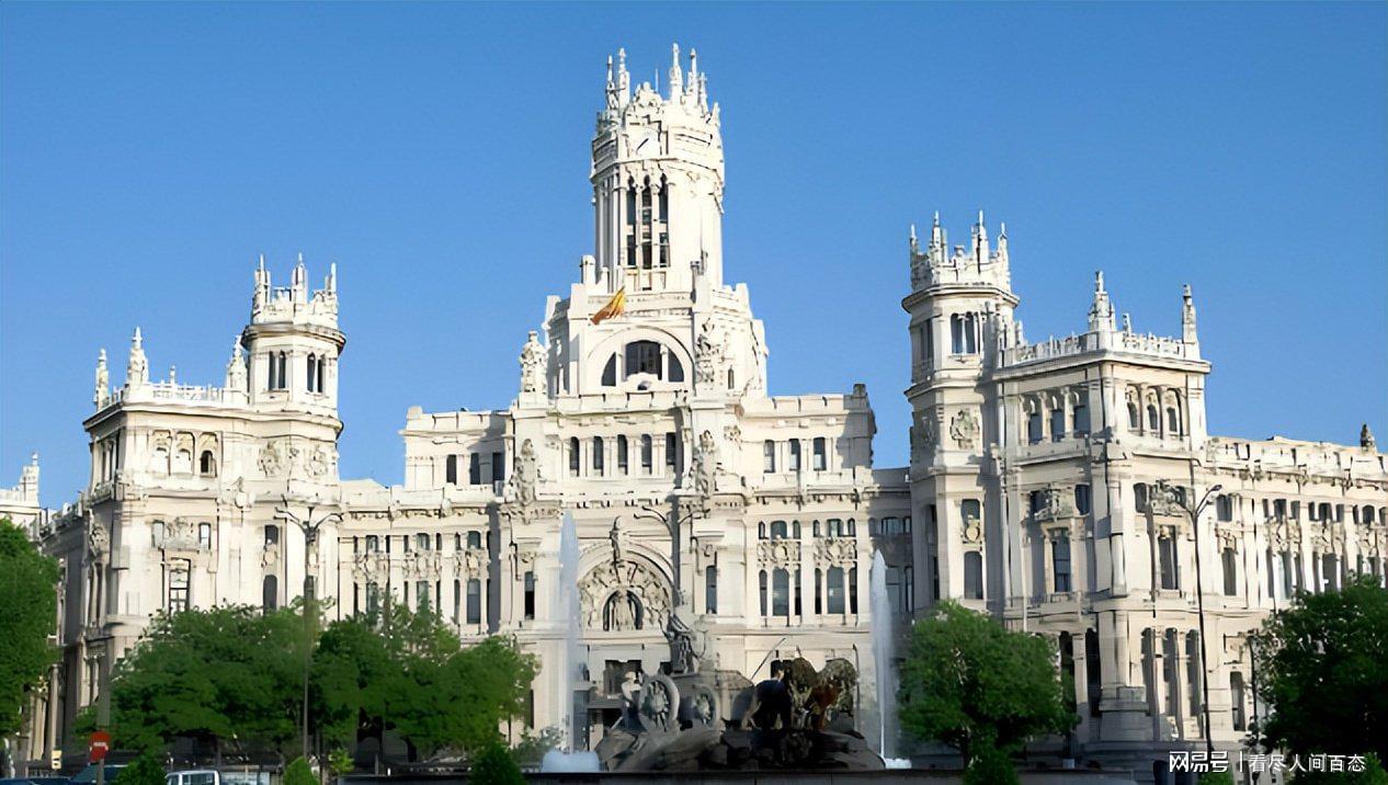 世界杯高清观看-英国王室丑闻升级，新证人爆料：安德鲁完事后，竟带她去白金汉宫