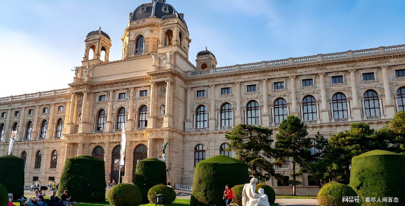 世界杯高清观看-英国王室丑闻升级，新证人爆料：安德鲁完事后，竟带她去白金汉宫