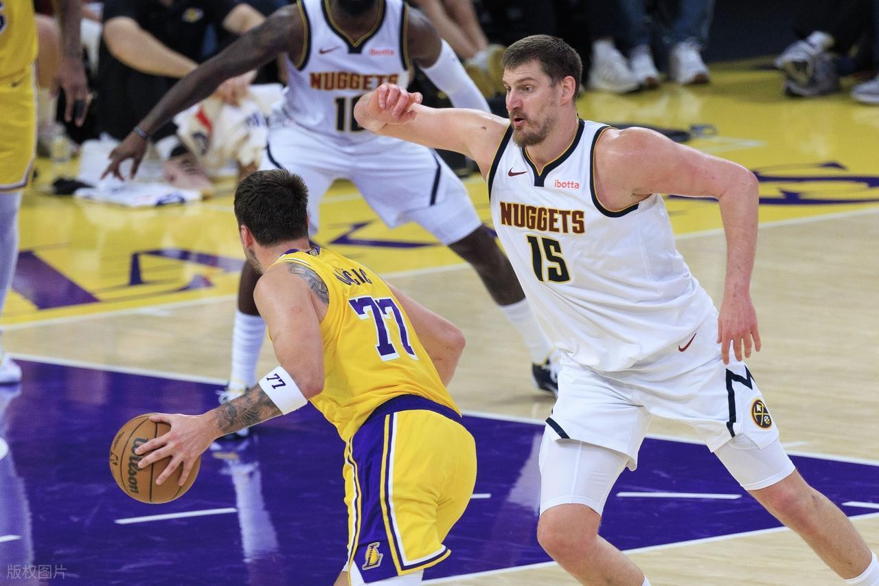 世界杯手机直播-湖人险胜掘金！5大功臣出炉，穆雷14中1，约基奇空砍历史第2神迹