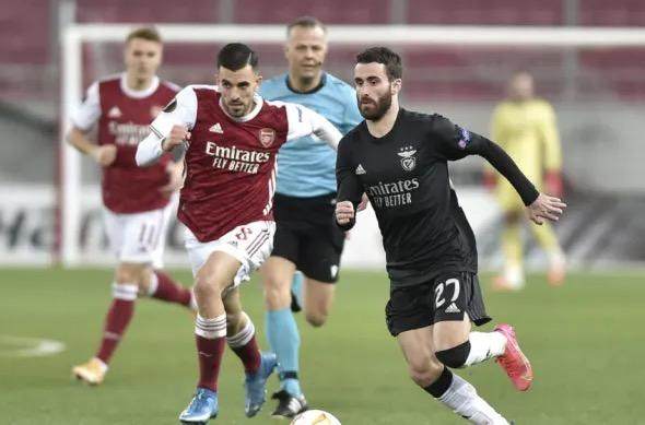 枪手反逆转晋级欧联16强 不挖坑哪需玩心跳