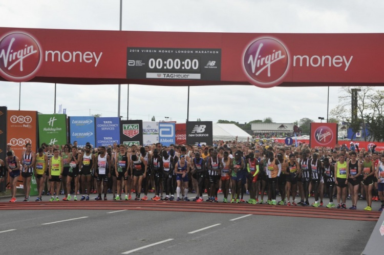 世界杯高清观看-从张雪峰猝然离世，看足球的“隐形杀手”，我们还能安心踢球吗？