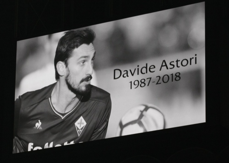 世界杯高清观看-从张雪峰猝然离世，看足球的“隐形杀手”，我们还能安心踢球吗？