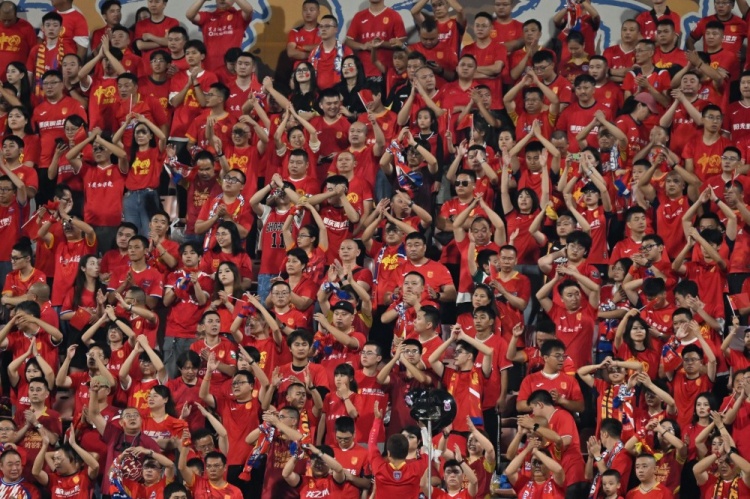 世界杯高清观看-从张雪峰猝然离世，看足球的“隐形杀手”，我们还能安心踢球吗？